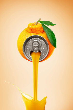 創(chuàng)意橙汁美食廣告海報模板設(shè)計